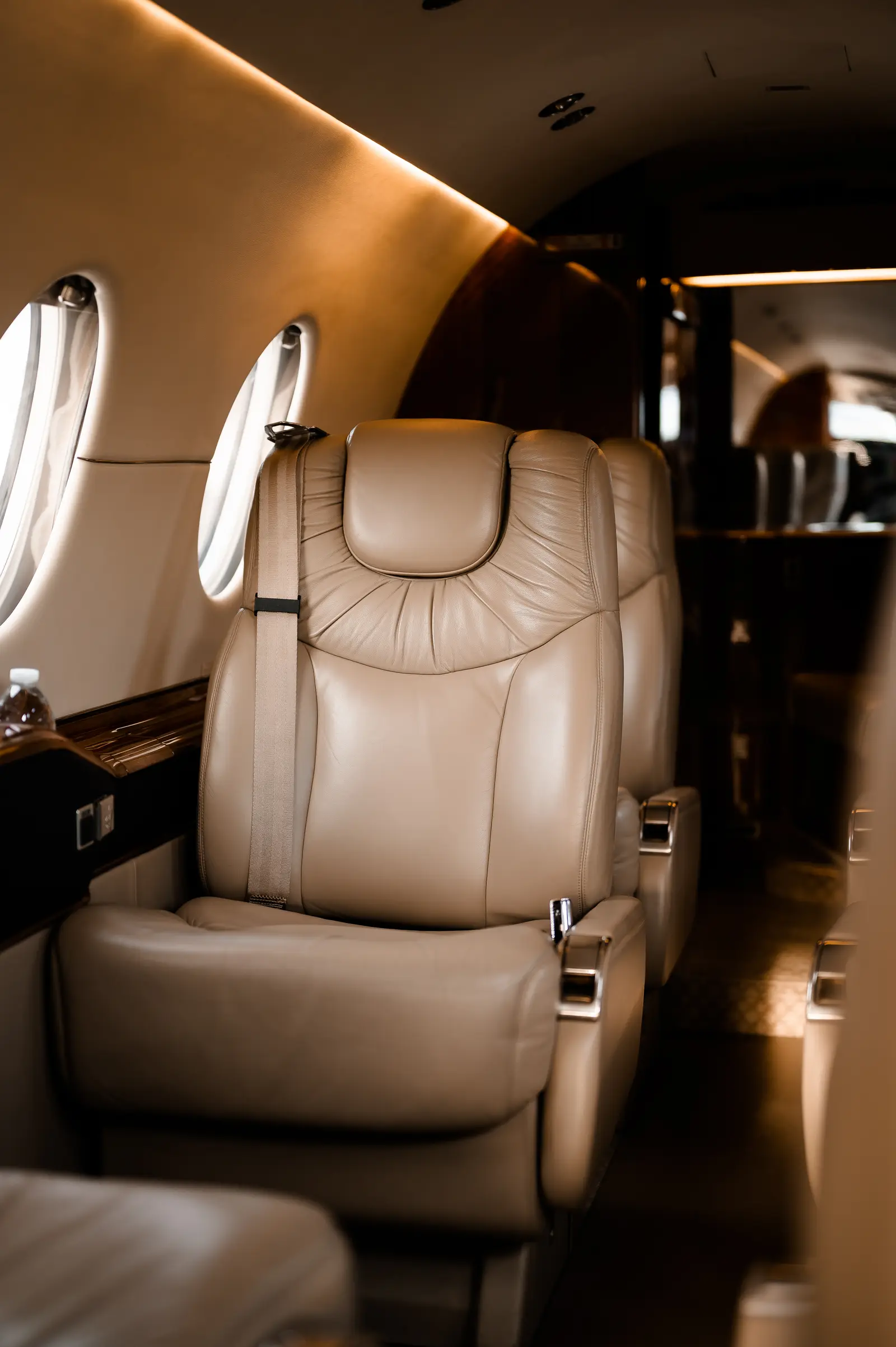 Beechcraft Hawker 400XP N507WM operated by Aircraft Management Group photo 2