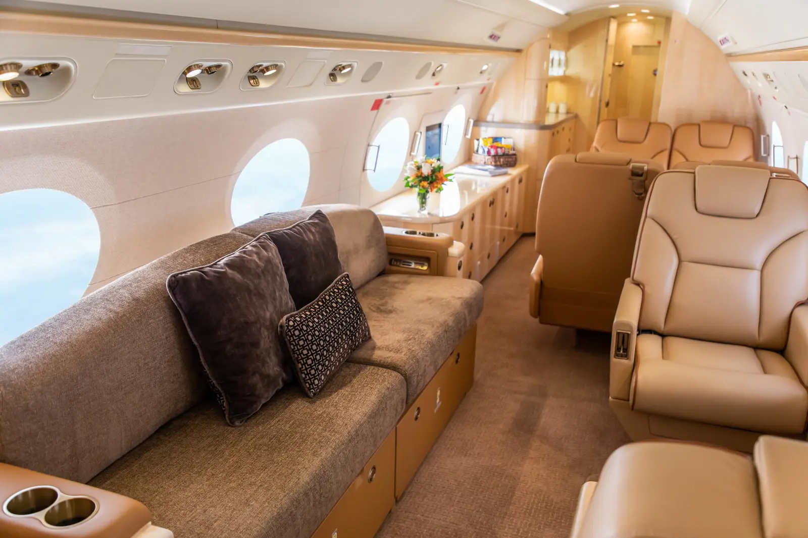 Gulfstream G500 N508CK operated by STAJets photo 2