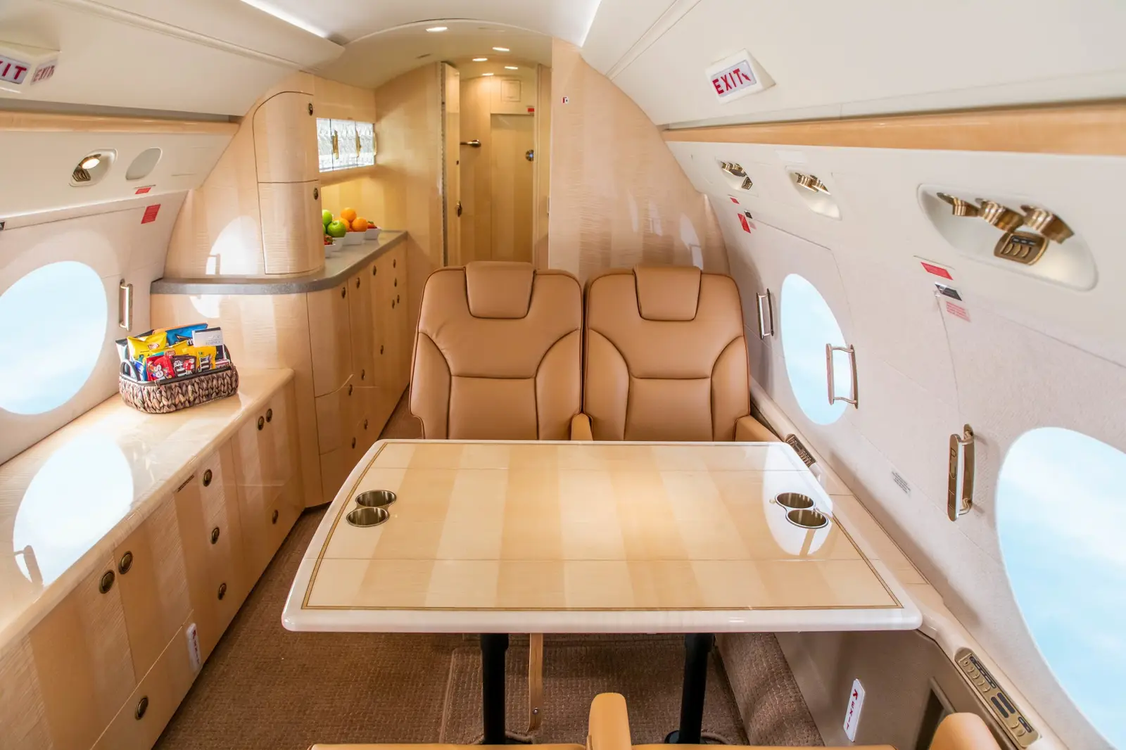 Gulfstream G500 N508CK operated by STAJets photo 3