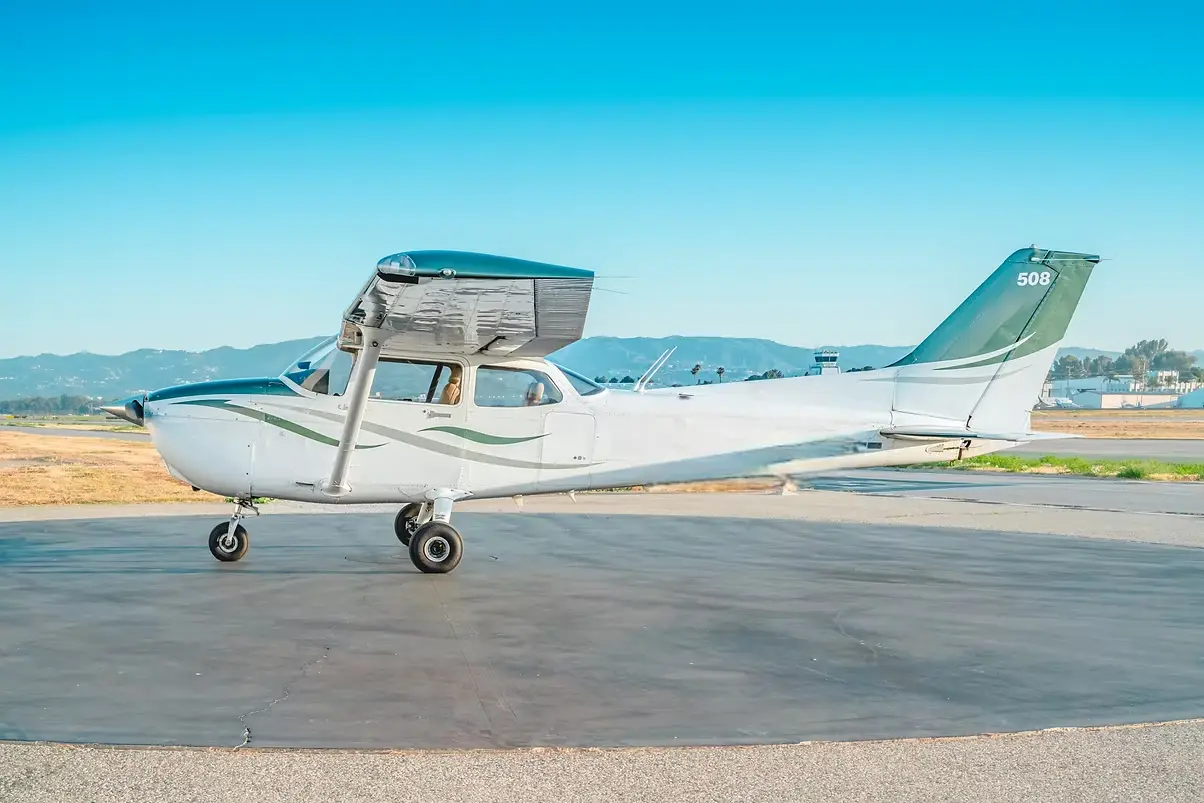 Cessna 172S N508ND operated by Corsair Aviation, LLC photo 2