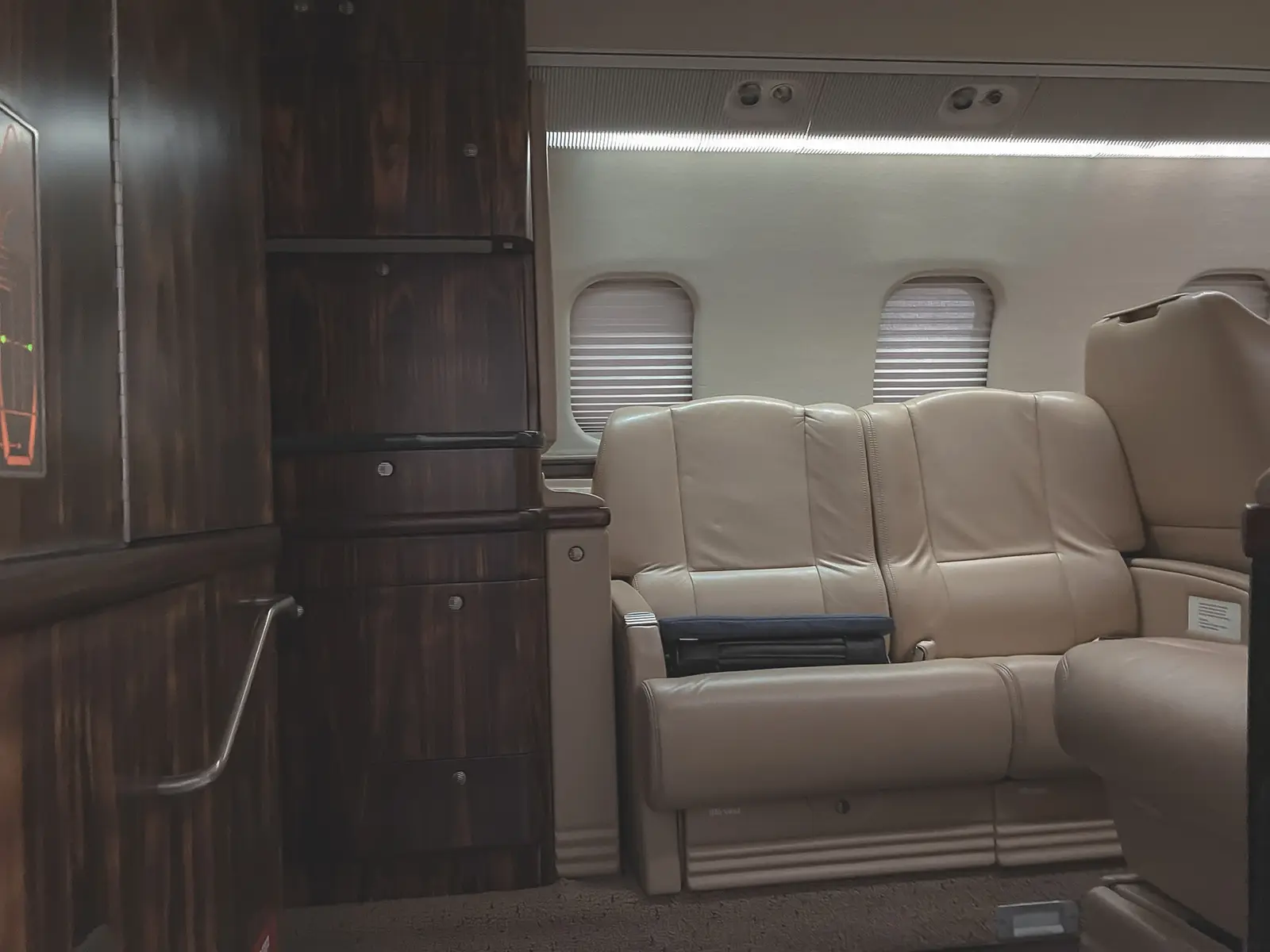 Bombardier Learjet 60 N509AB operated by AB Jets photo 5