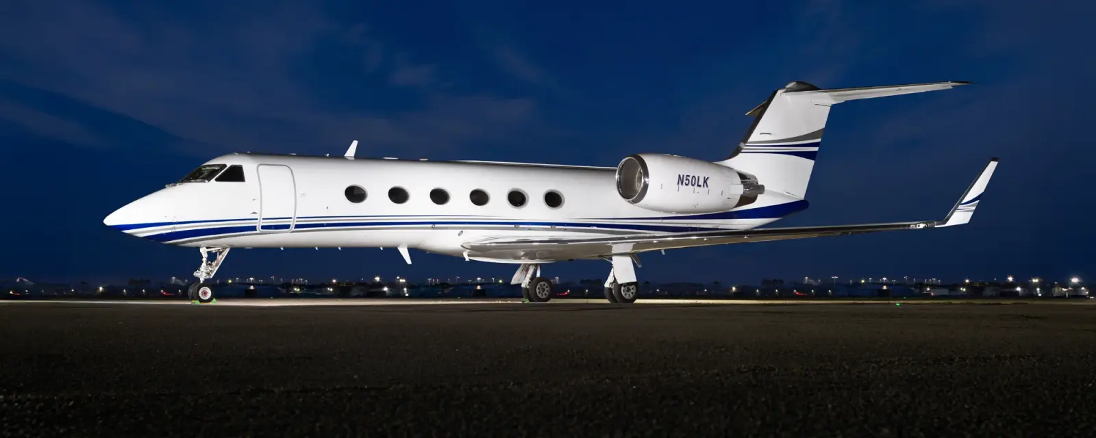 Gulfstream IV-SP N50LK operated by CapJet, exterior