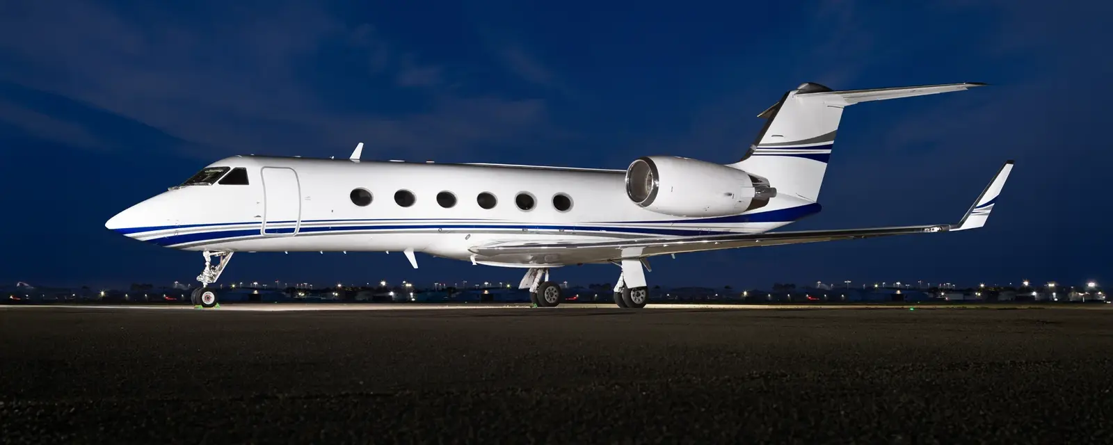 Gulfstream IV-SP N50LK operated by CapJet photo 2