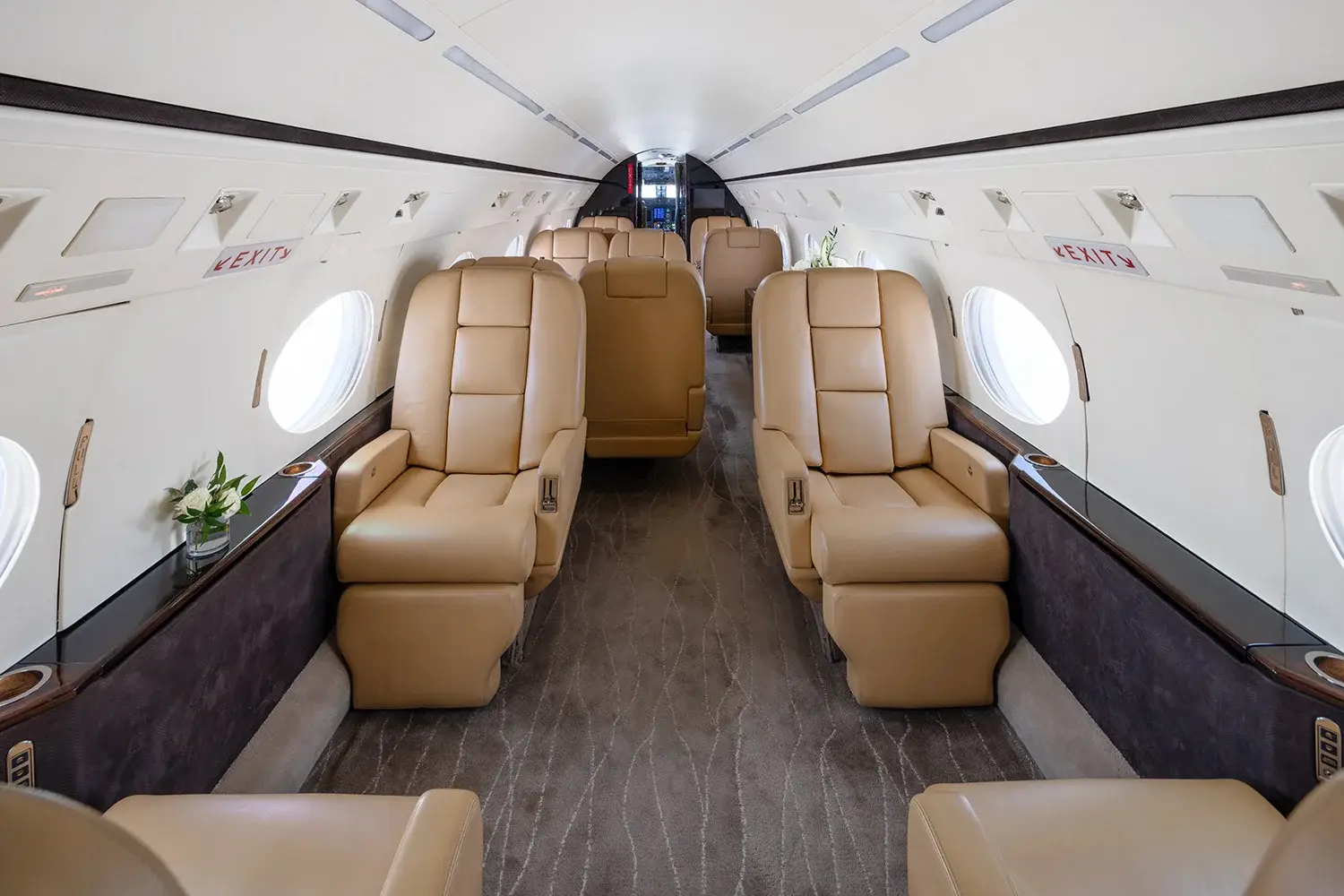 Gulfstream IV-SP N50LK operated by CapJet photo 6