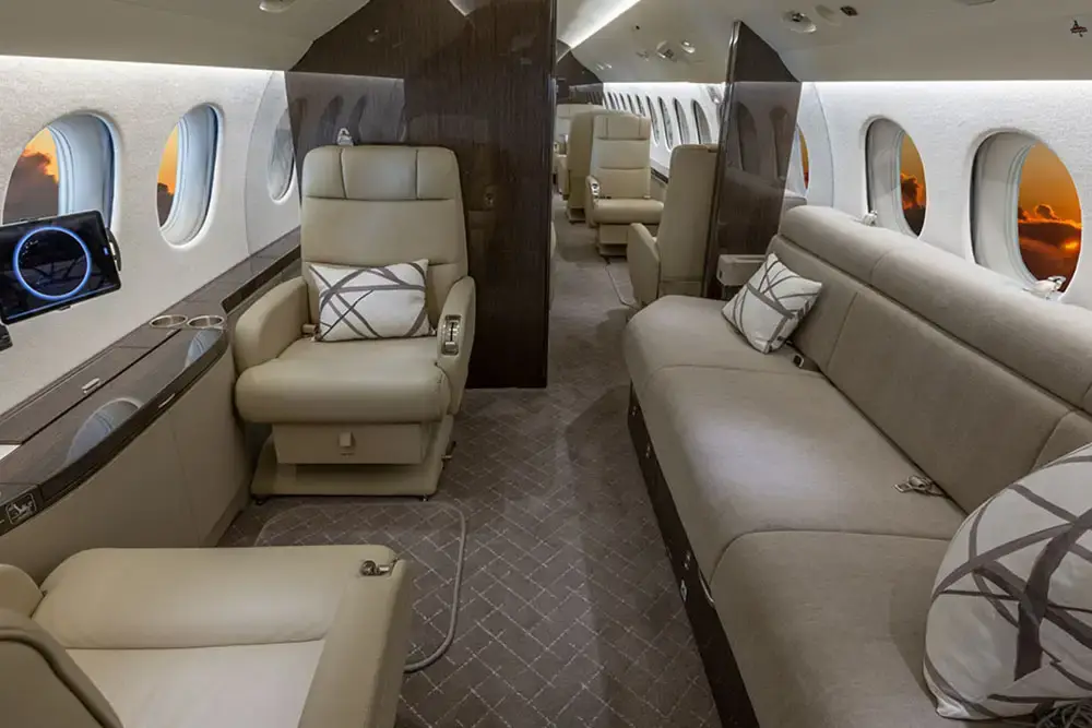 Dassault Falcon 7X N510AN operated by Solairus Aviation, KPWK photo 3