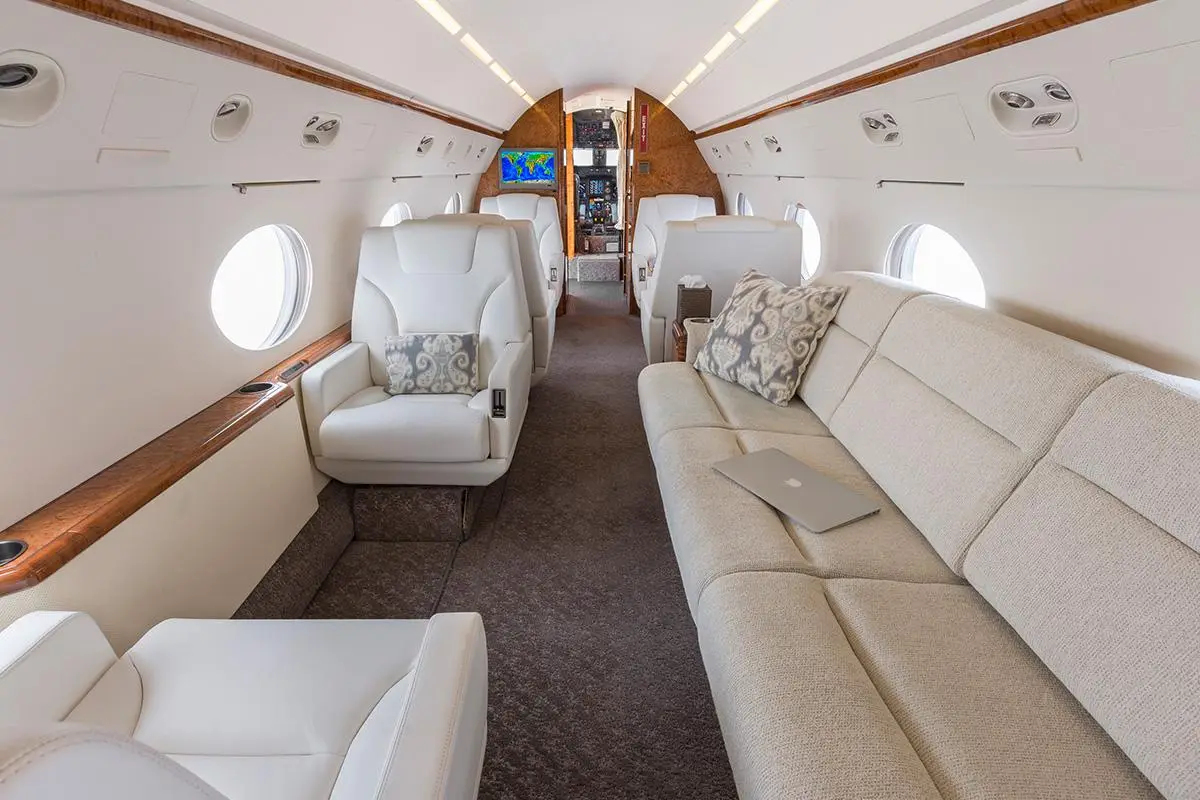 Gulfstream IV-SP N510MG operated by STAJets, KSNA photo 3