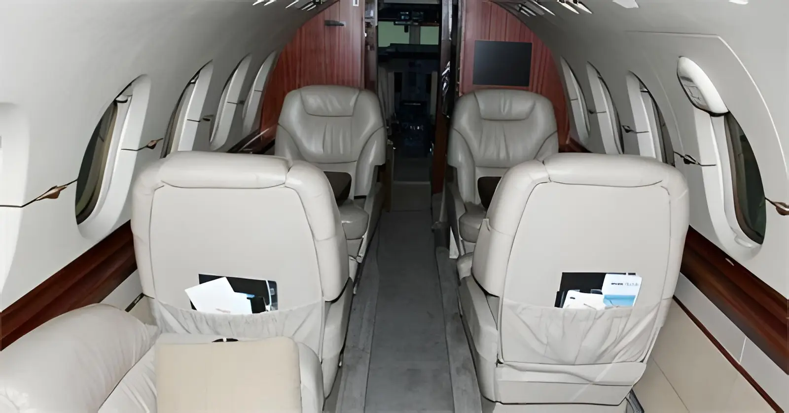 Beechcraft Hawker 850XP N511CJ operated by SC Aviation Inc., KJVL, exterior
