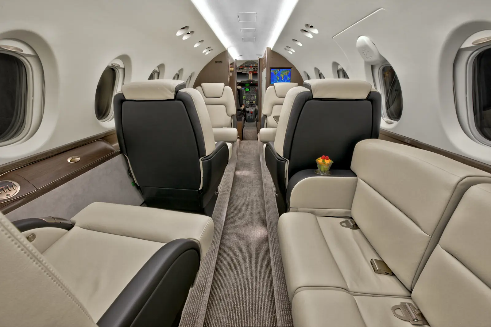 Beechcraft Hawker 800XP N511JC operated by DuPage Aerospace, KDPA photo 3
