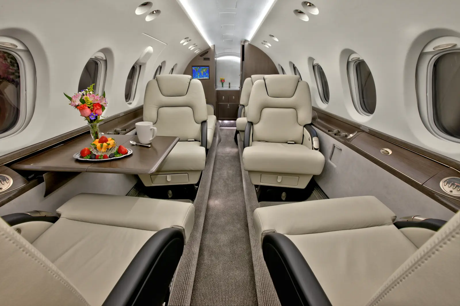 Beechcraft Hawker 800XP N511JC operated by DuPage Aerospace, KDPA photo 4