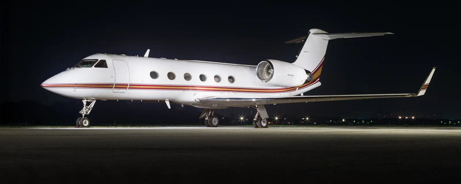 Gulfstream IV-SP N512CC operated by CapJet photo 2