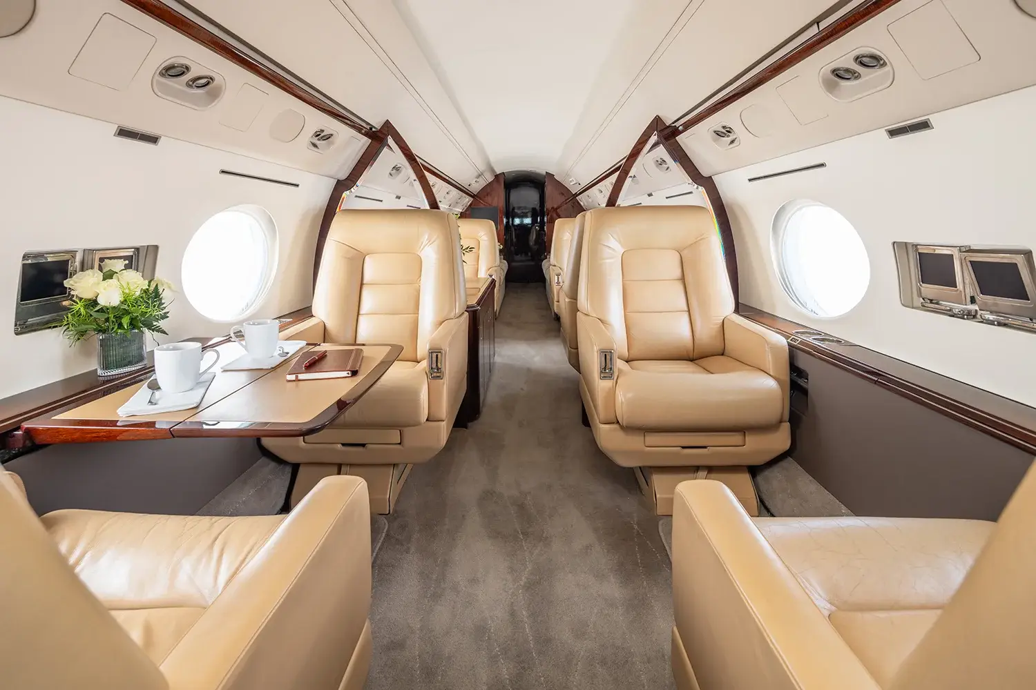 Gulfstream IV-SP N512CC operated by CapJet photo 3