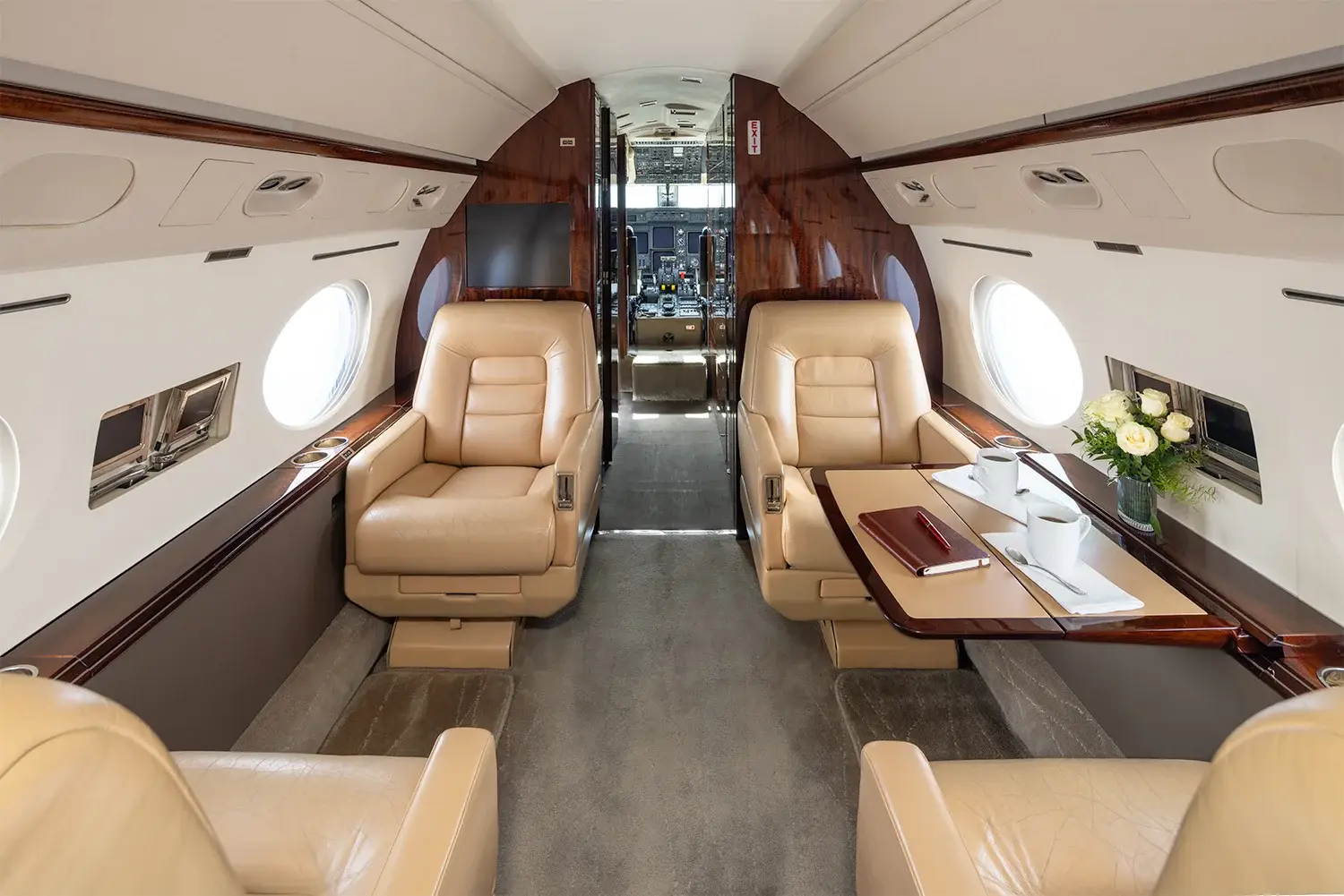 Gulfstream IV-SP N512CC operated by CapJet photo 4