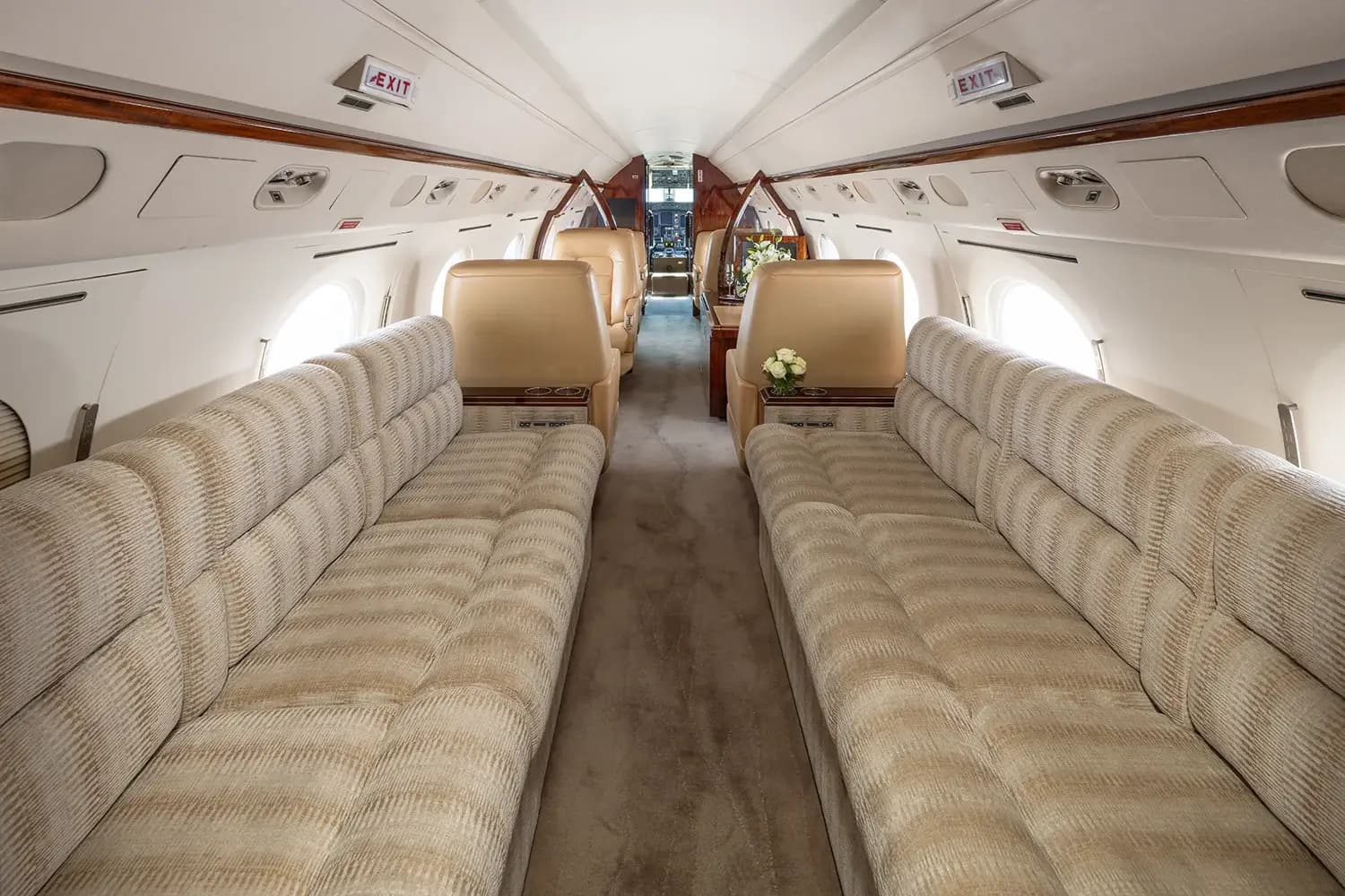 Gulfstream IV-SP N512CC operated by CapJet photo 6