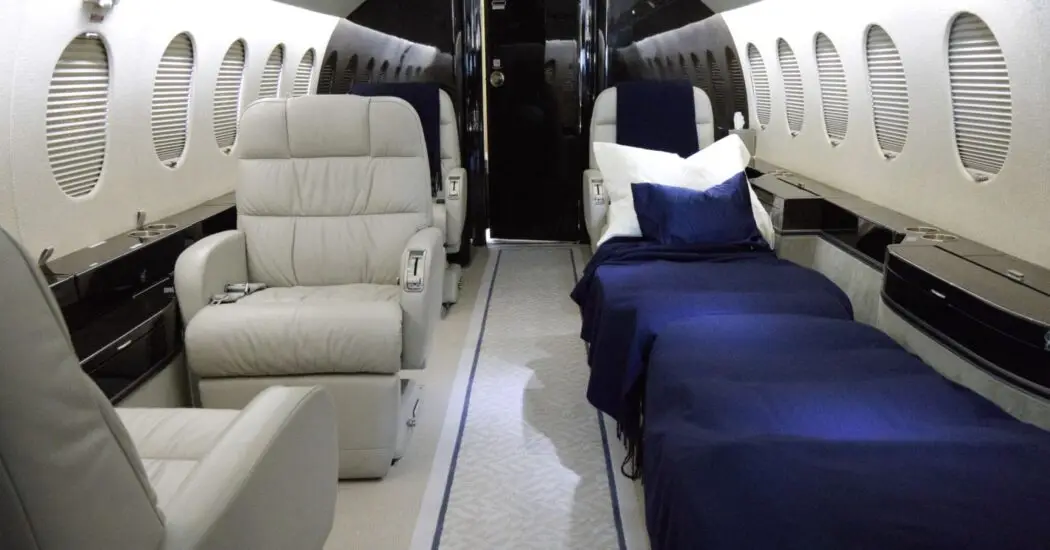 Dassault Falcon 900EX N513HS operated by Business Jet Services photo 4