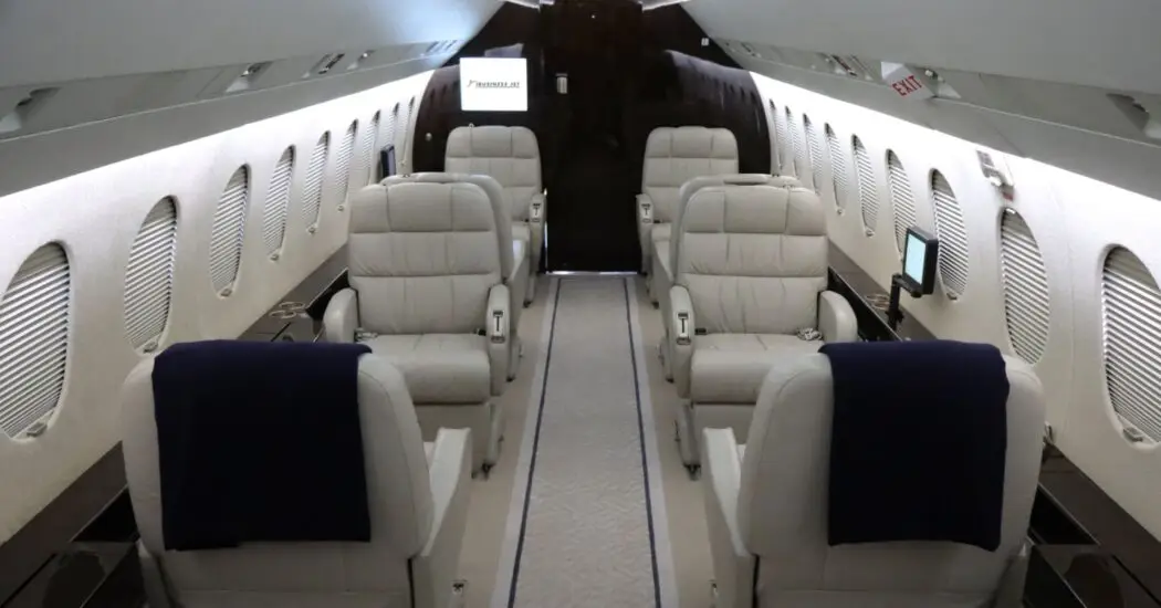 Dassault Falcon 900EX N513HS operated by Business Jet Services photo 6