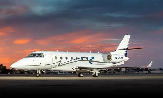 Gulfstream G200 N513UB operated by STAJets, KSNA, exterior