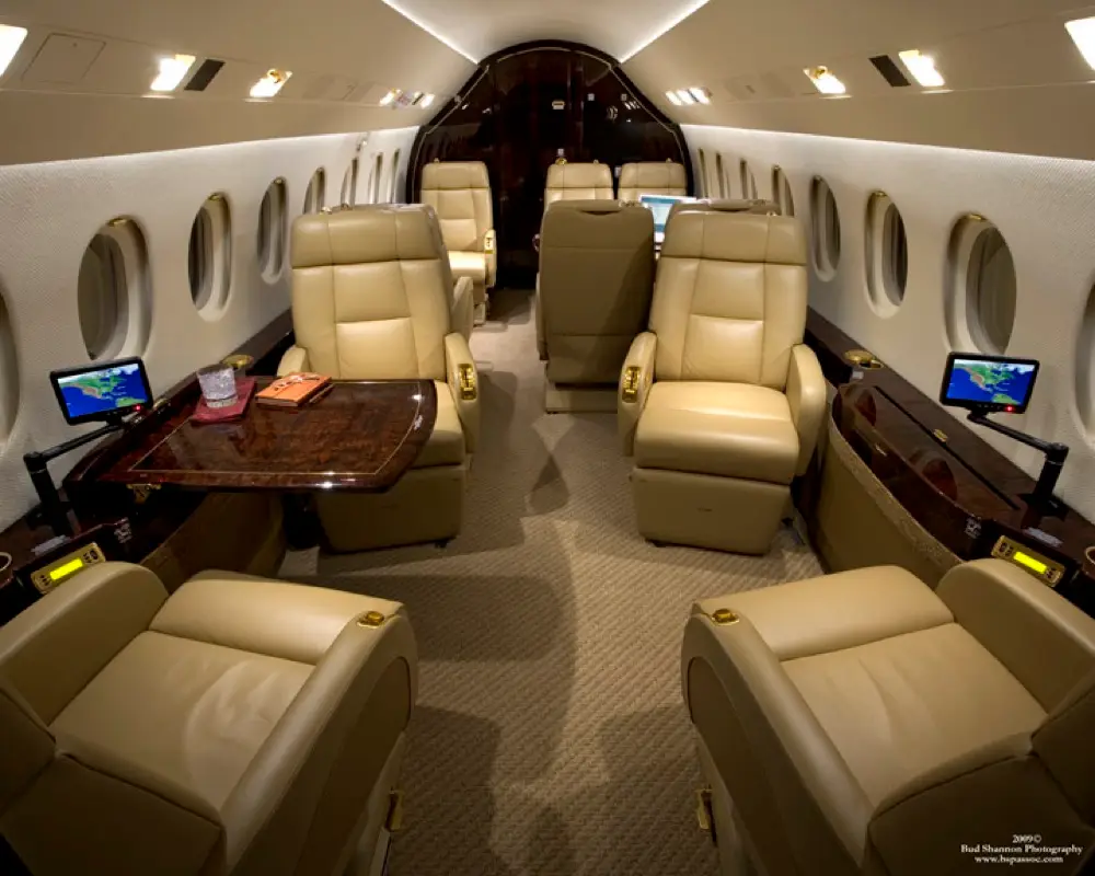 Dassault Falcon 2000LX N515CF operated by Corporate Flight Inc., KPTK, exterior