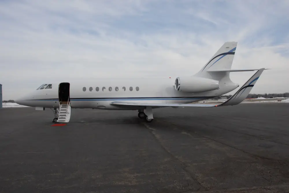 Dassault Falcon 2000LX N515CF operated by Corporate Flight Inc., KPTK photo 3