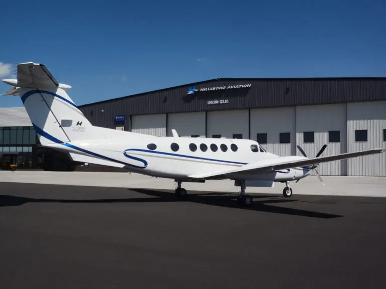 Beechcraft King Air 200 N515CK operated by Hillsboro Aviation, Inc photo 2