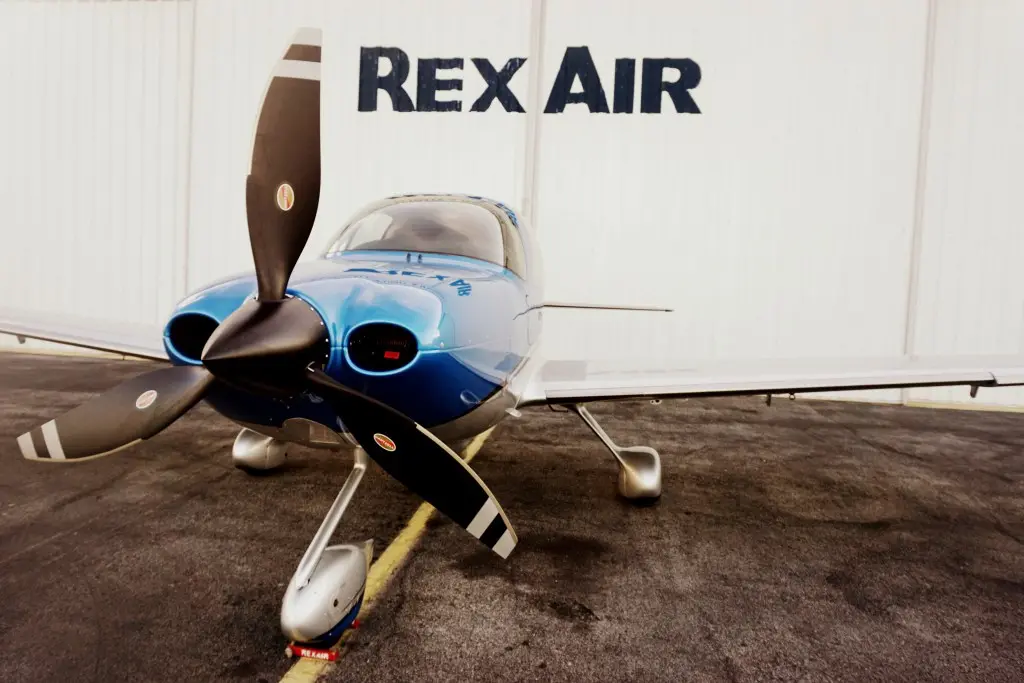 Cirrus SR22 N515SC operated by RexAir photo 2
