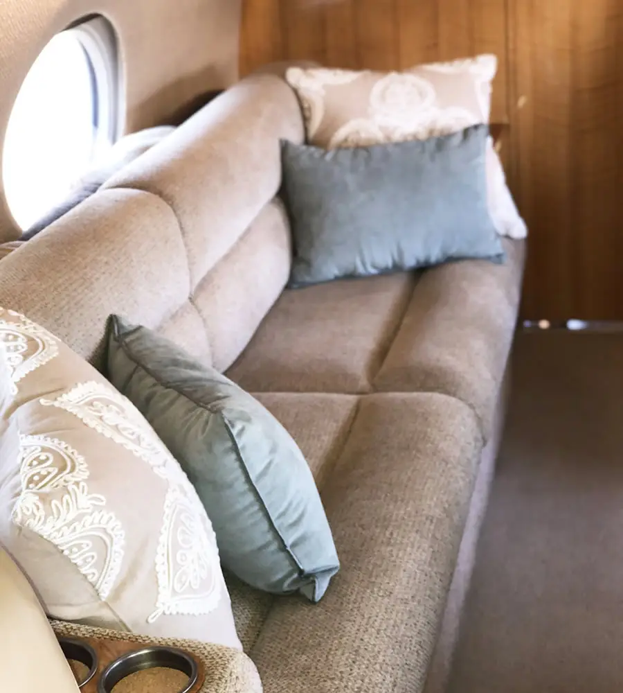 Gulfstream V N516GH operated by Global Air Charters, Inc. photo 4