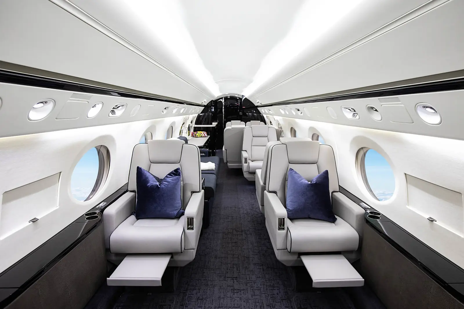 Gulfstream G400 N516MC operated by Talon Air, LLC, exterior