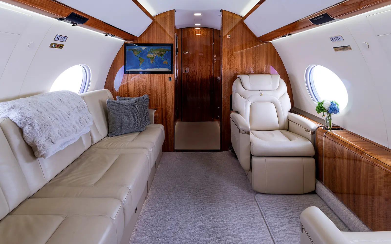 Gulfstream G650 N516PL operated by Planet 9 Private Air ("P9PA") photo 6