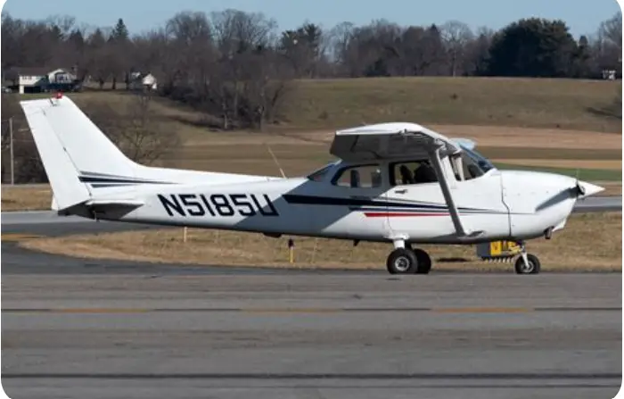 Cessna 172S N5185U operated by Axcess Air LLC, exterior