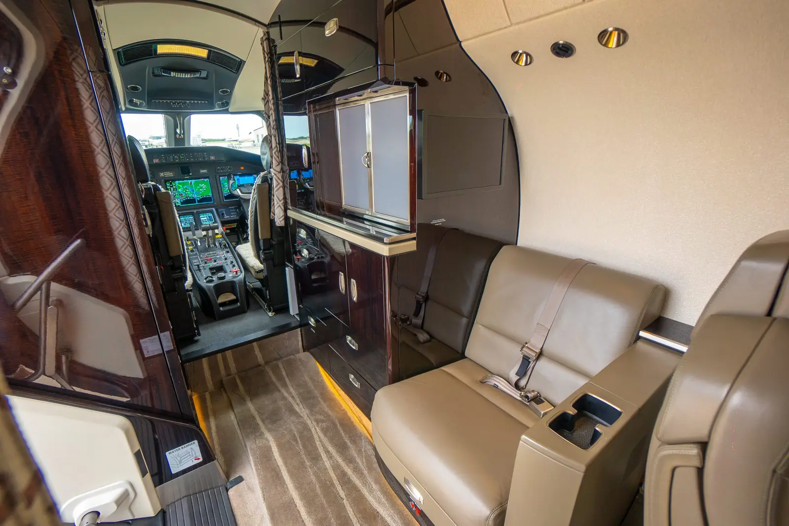 Cessna Citation Latitude N518KB operated by Fly Alliance photo 4