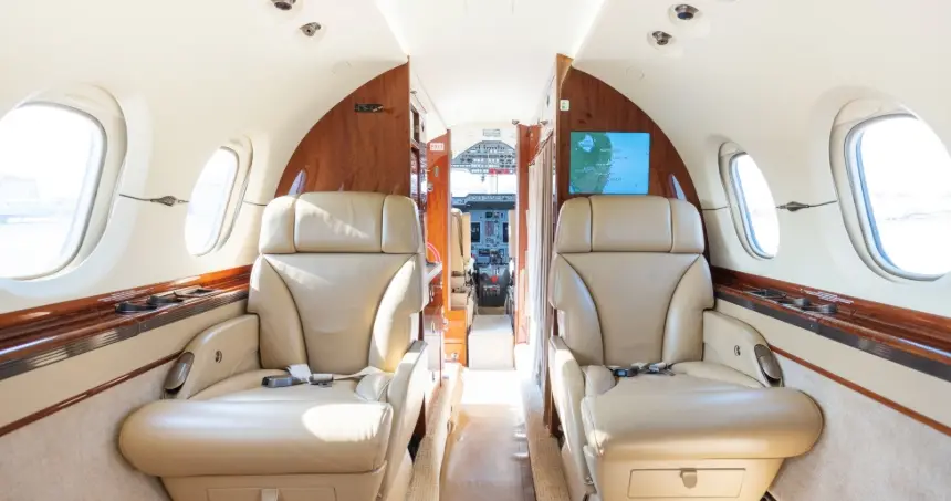 Beechcraft Hawker 900XP N51HH operated by Jet Linx Aviation, LLC photo 4