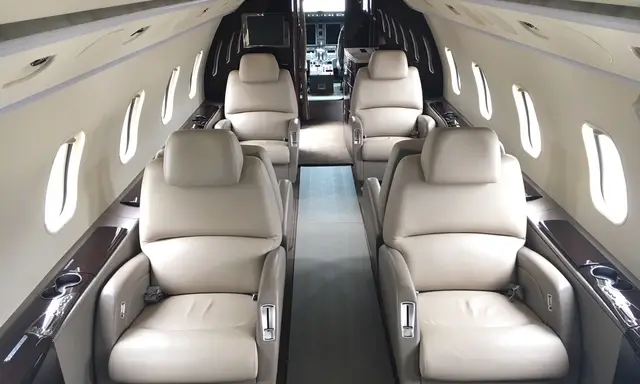 Bombardier Challenger 300 N520RP operated by Jet Linx Aviation, LLC photo 3