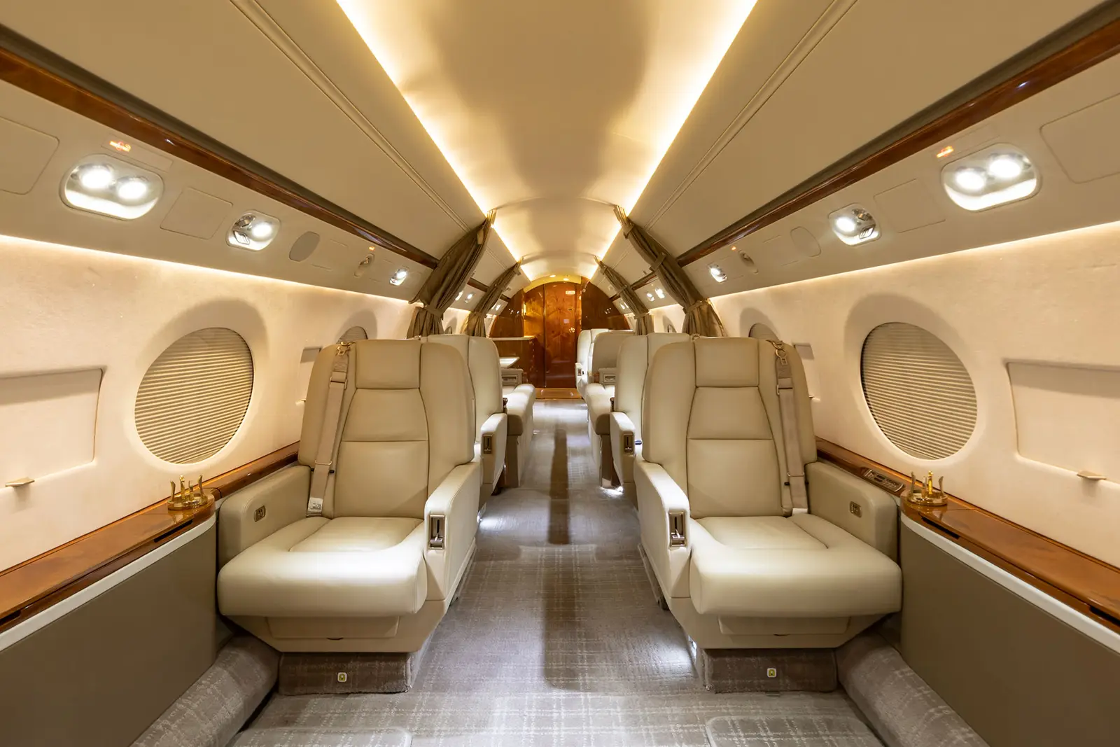 Gulfstream G550 N521SB operated by Wing Aviation Charter Services, LLC photo 2