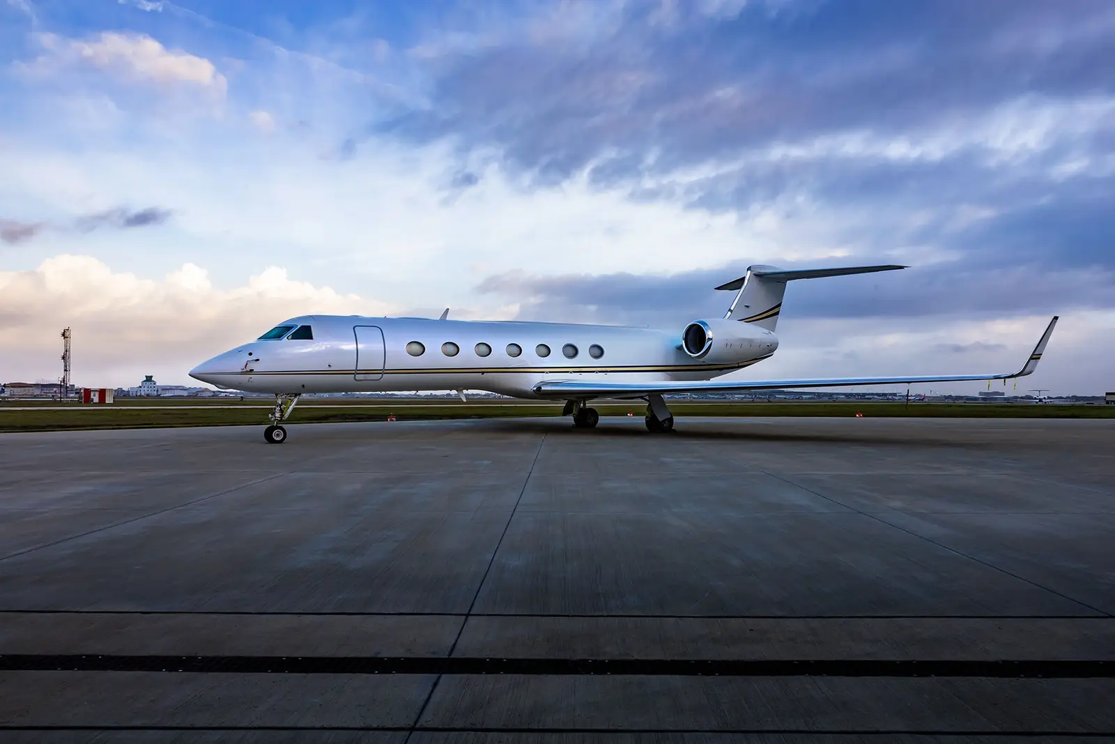 Gulfstream G550 N521SB operated by Wing Aviation Charter Services, LLC photo 4
