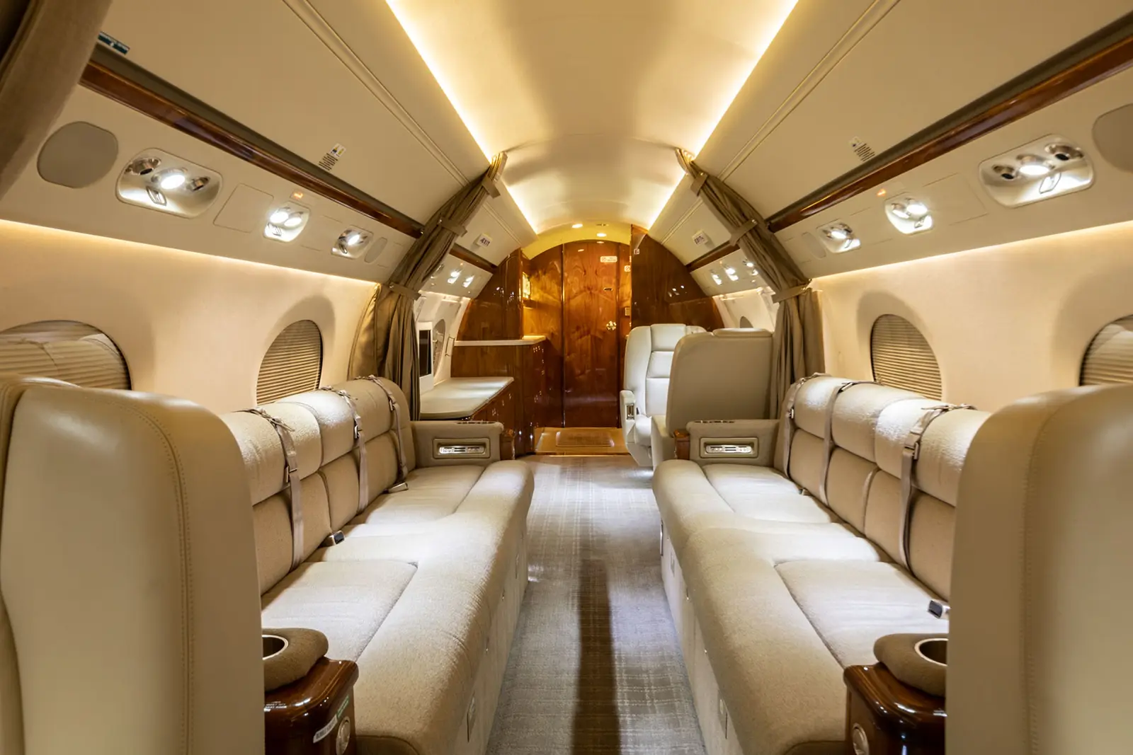 Gulfstream G550 N521SB operated by Wing Aviation Charter Services, LLC photo 6
