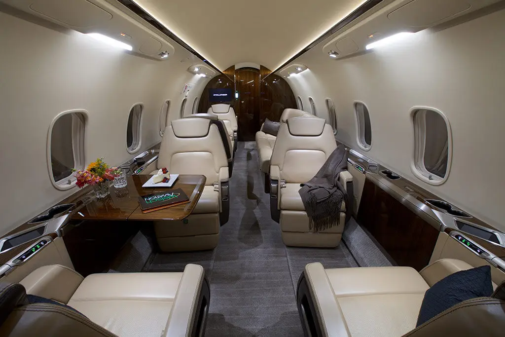 Bombardier Challenger 350 N522AD operated by Silver Air photo 2