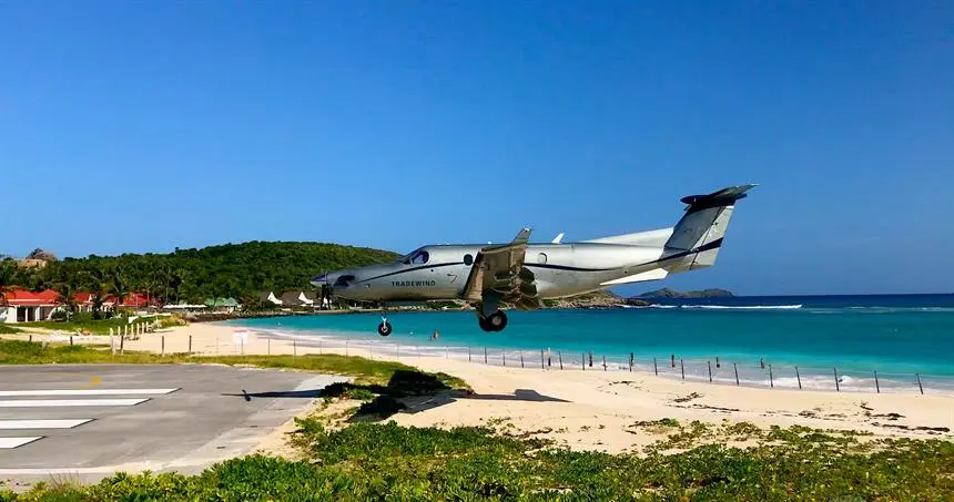 Pilatus PC-12/45 N523TW operated by Tradewind Aviation photo 2