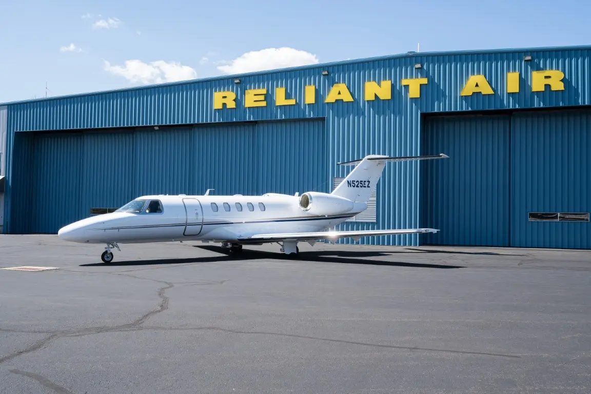 Cessna Citation CJ4 N525EZ operated by Reliant Air Charter, exterior
