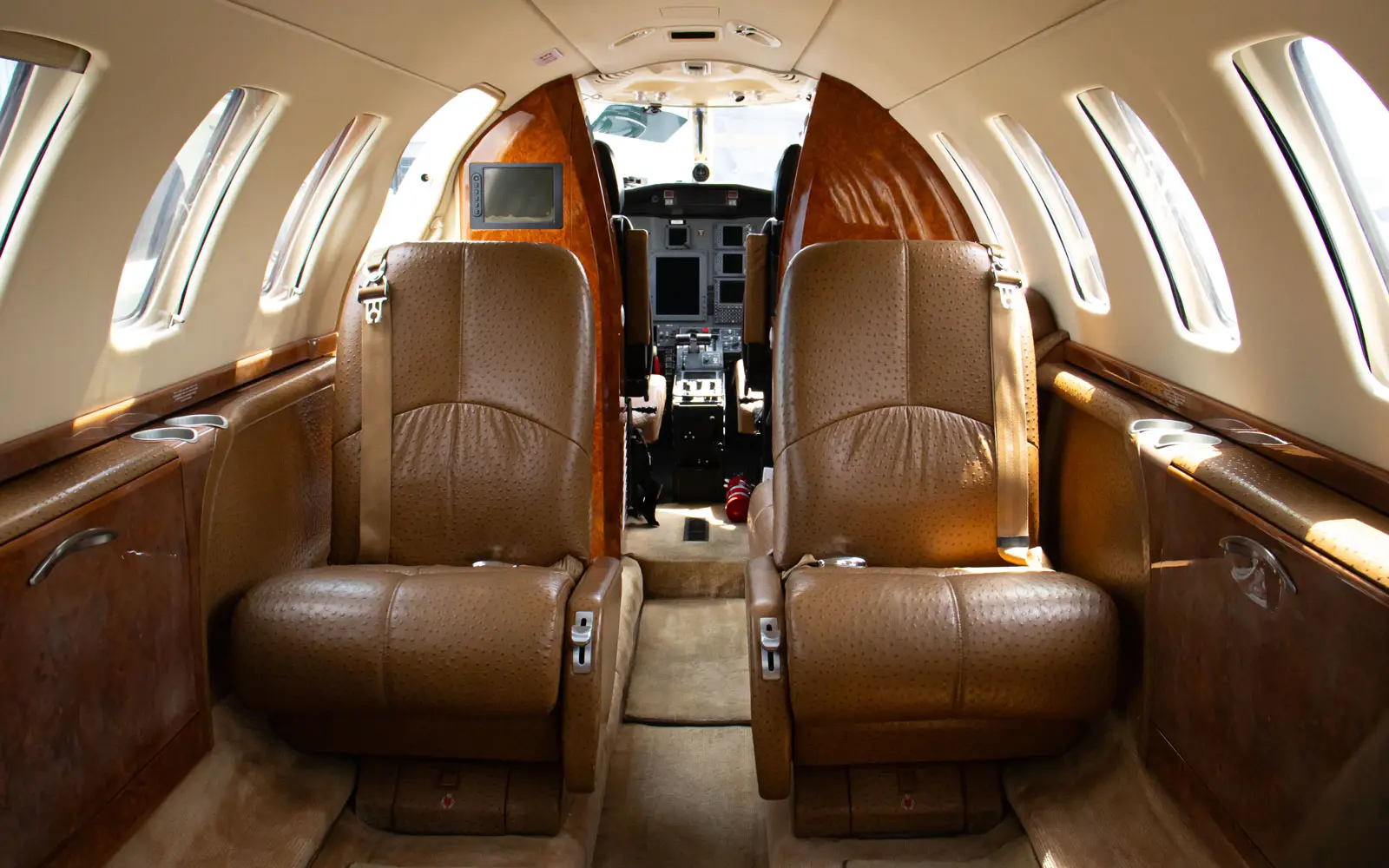 Cessna Citation CJ3 N525NE operated by FlyAdvanced Aviation Group photo 2