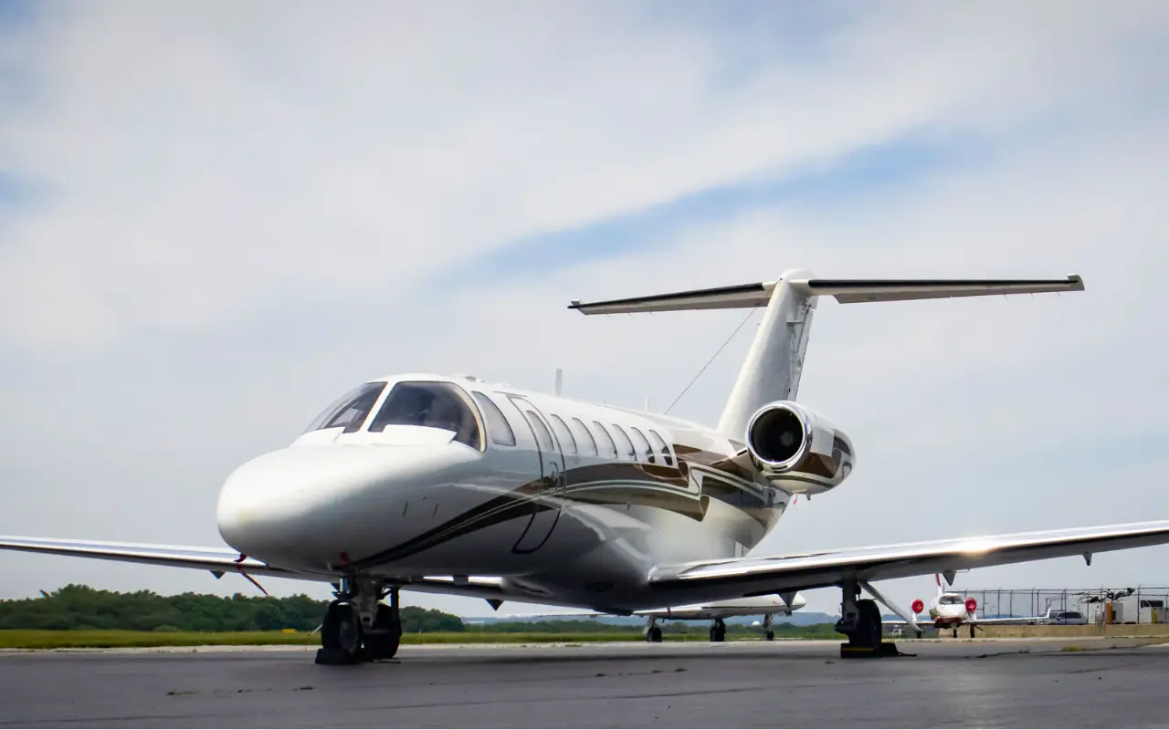 Cessna Citation CJ3 N525NE operated by FlyAdvanced Aviation Group photo 3