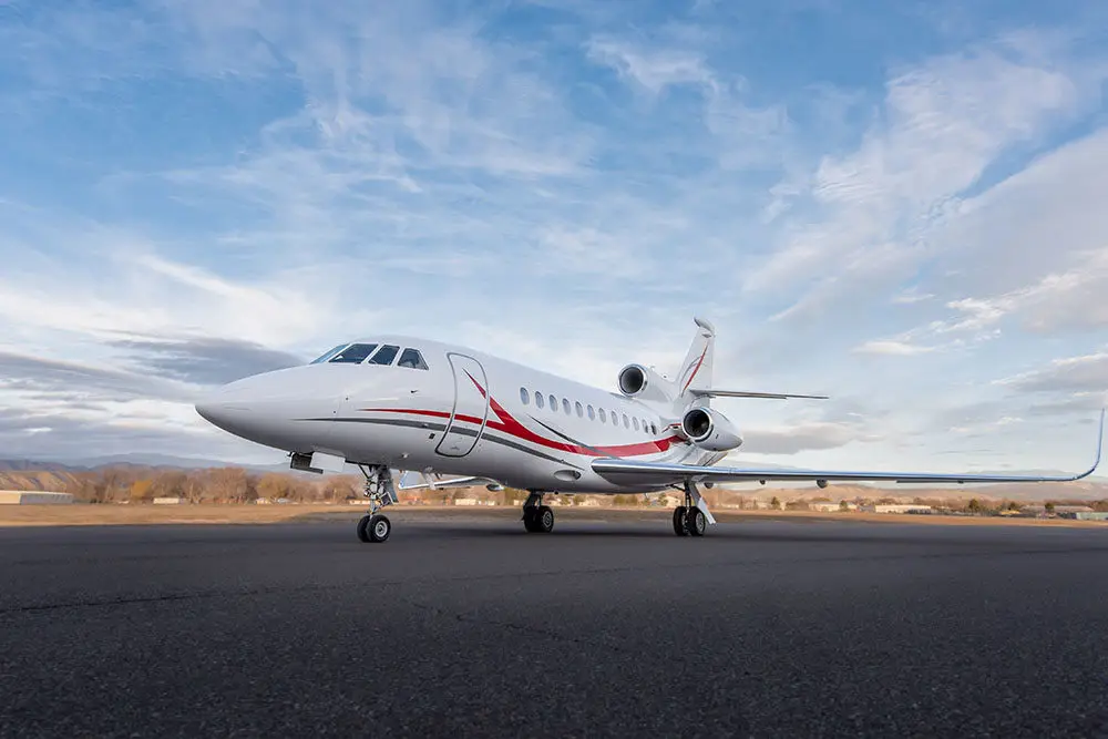 Dassault Falcon 900LX N527P operated by Solairus Aviation, exterior