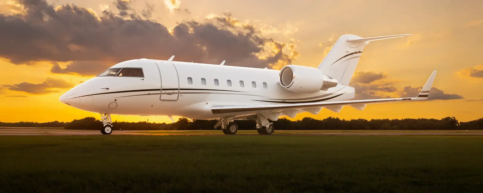 Bombardier Challenger 604 N528MC operated by FLYTRU photo 2