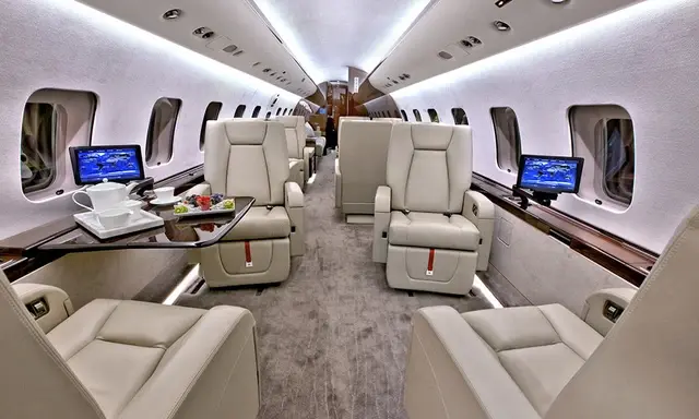 Bombardier Global 6000 N529DB operated by Solairus Aviation photo 4