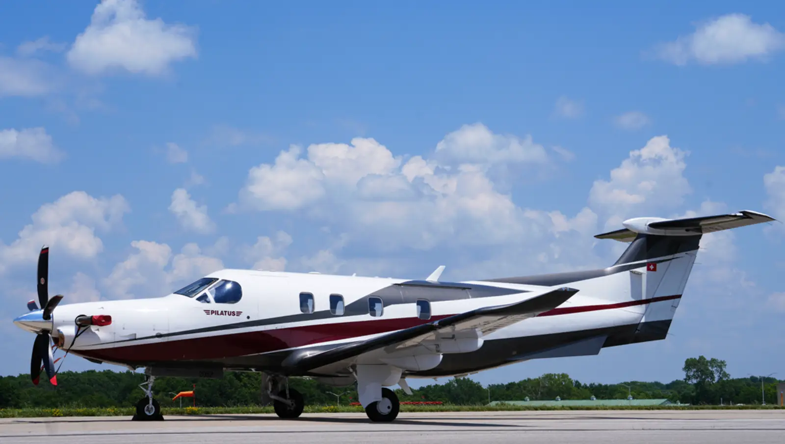 Pilatus PC-12/47 NG N52GX operated by KCAC Aviation (Kansas City Aviation Center) photo 4