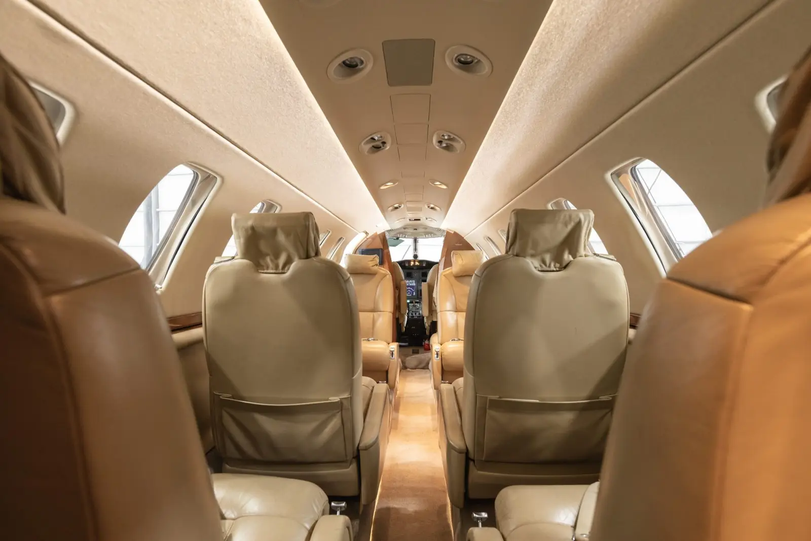 Cessna Citation CJ3 N533CM operated by Aviation Advisor, Inc. photo 4