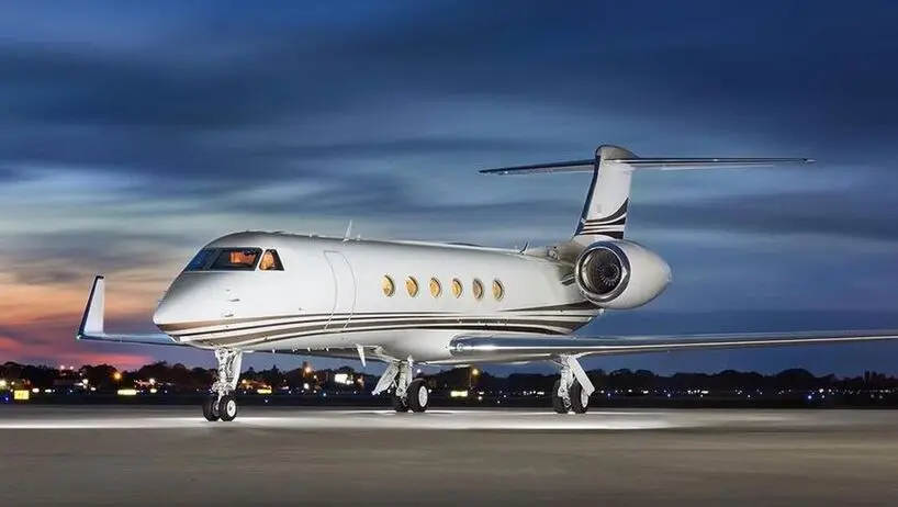 Gulfstream V N535V operated by Solairus Aviation, exterior