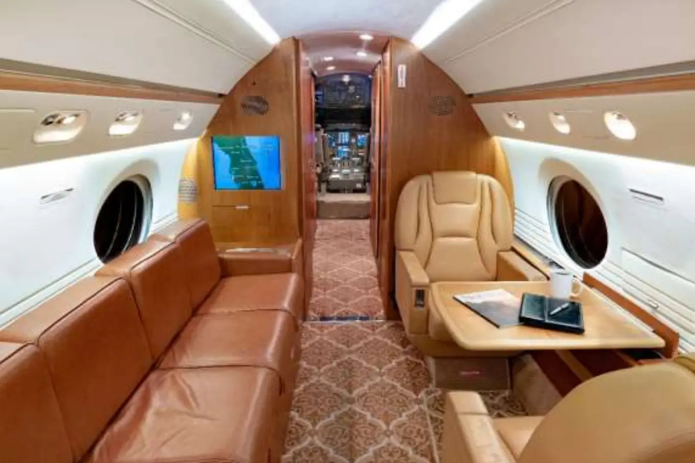 Gulfstream V N535V operated by Solairus Aviation photo 3