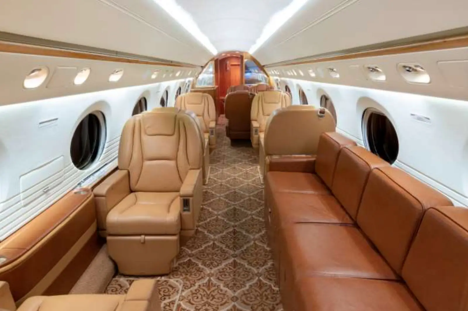 Gulfstream V N535V operated by Solairus Aviation photo 4