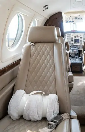 Beechcraft King Air 200 N537EM operated by Air Charter Express, Inc. photo 2