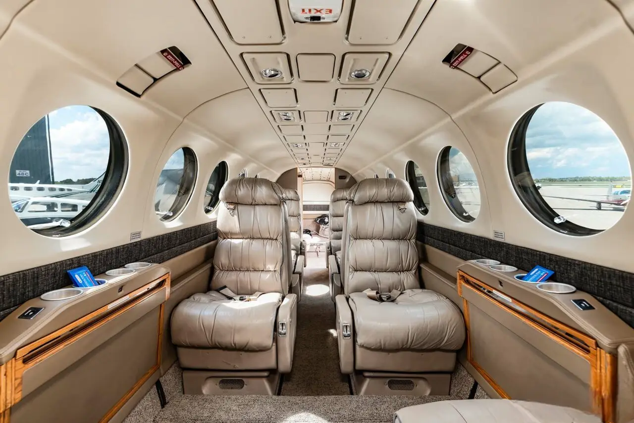 Beechcraft King Air 350 N53CV operated by Executive Air Taxi Corporation photo 3