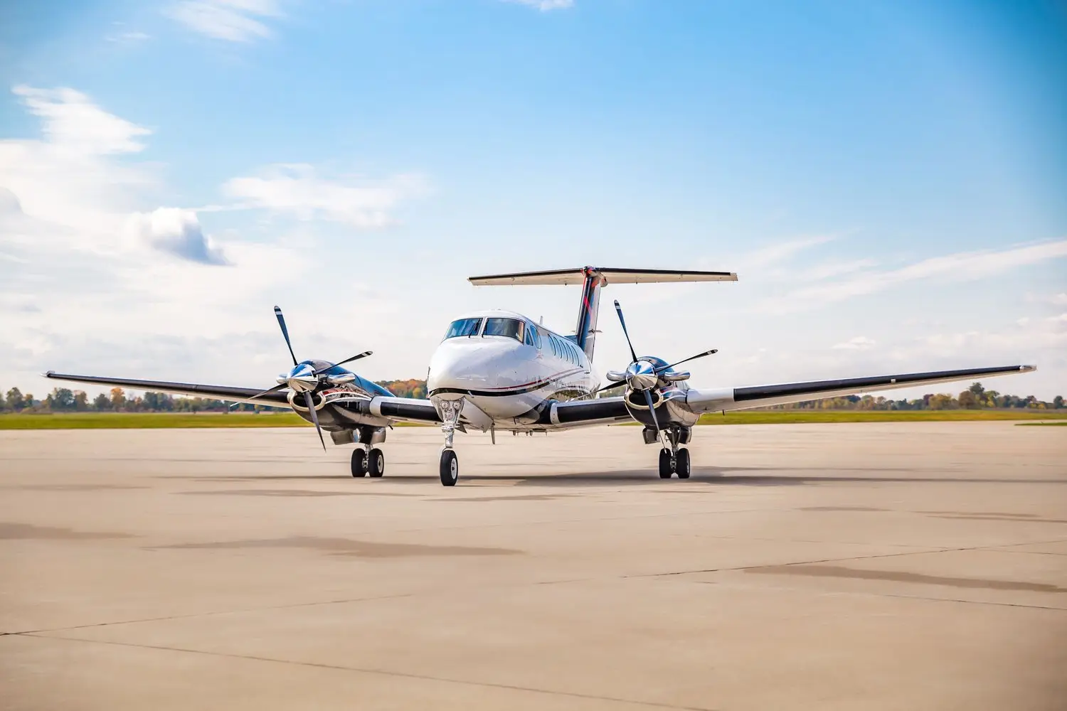 Beechcraft King Air 200 N53KA operated by Maxair LLC photo 4
